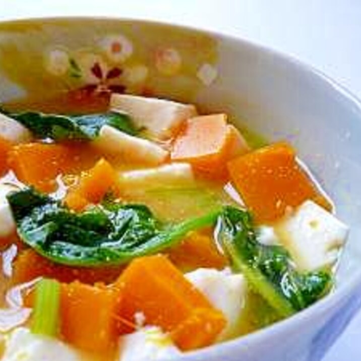 豆腐とかぼちゃとほうれん草の味噌汁